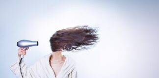 Czym Zabezpieczać włosy przed suszeniem?