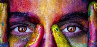Jak malować oczy kredka Kajal?